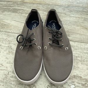 Boys shoes